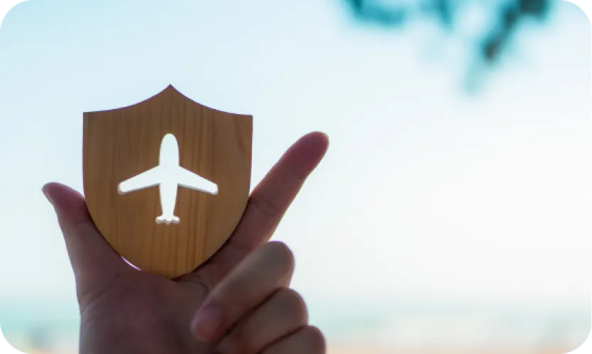 まだ間に合います！海外旅行保険受付カウンターや自動引受機へ。